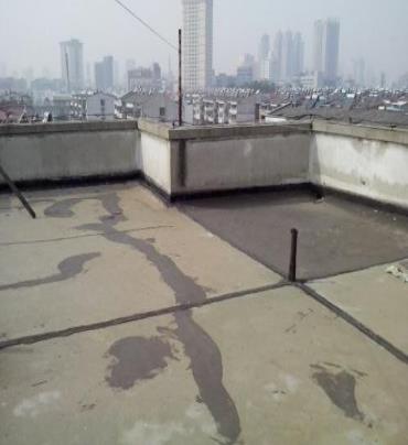 六枝特漏水维修 楼顶漏水是什么原因，楼顶漏水维修方法是什么?